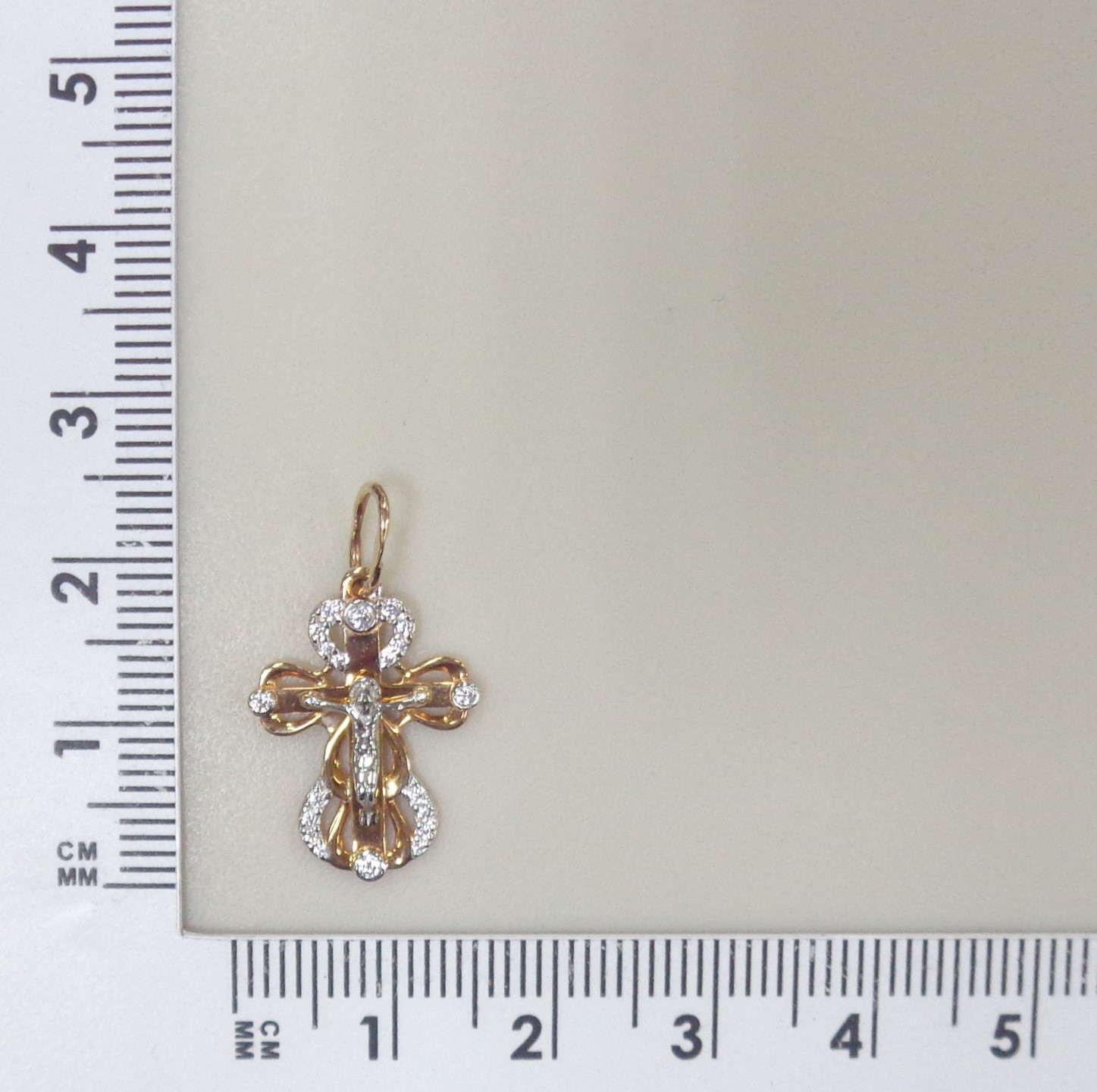 Золотая подвеска-крест 585 пробы; красное, белое золото; родий; вставки 20 Фианит бесцв.;